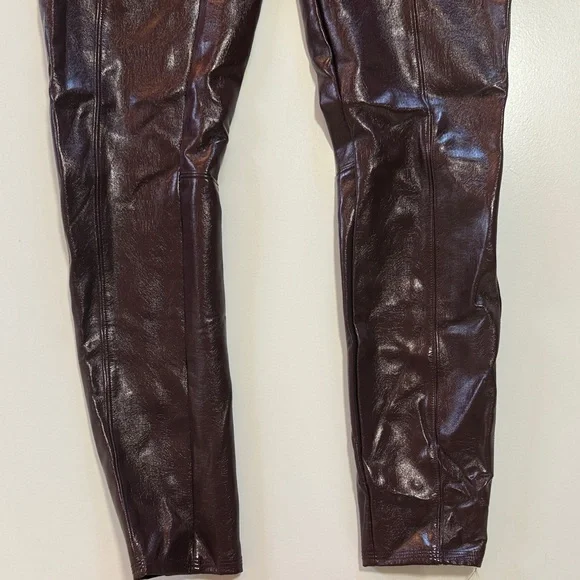 🍷 Spanx Faux Leather Burgundy Leggings Jeggings Women’s Size Medium - Picture 5 of 7